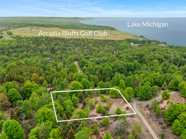 $115,000 | 15380 Lake Bluff Drive, Arcadia, MI 49613