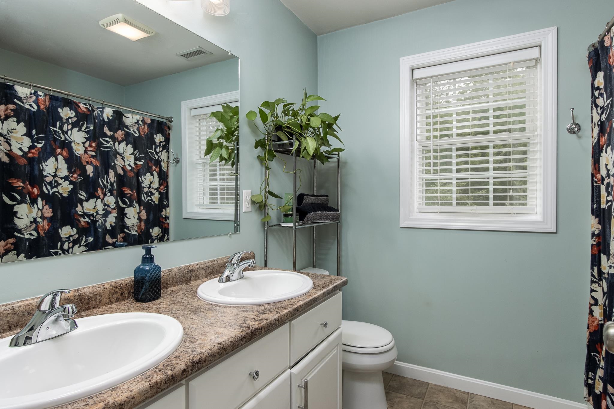 20 Nancy Lane Hooksett, NH 03106 - Photo 12 of 40