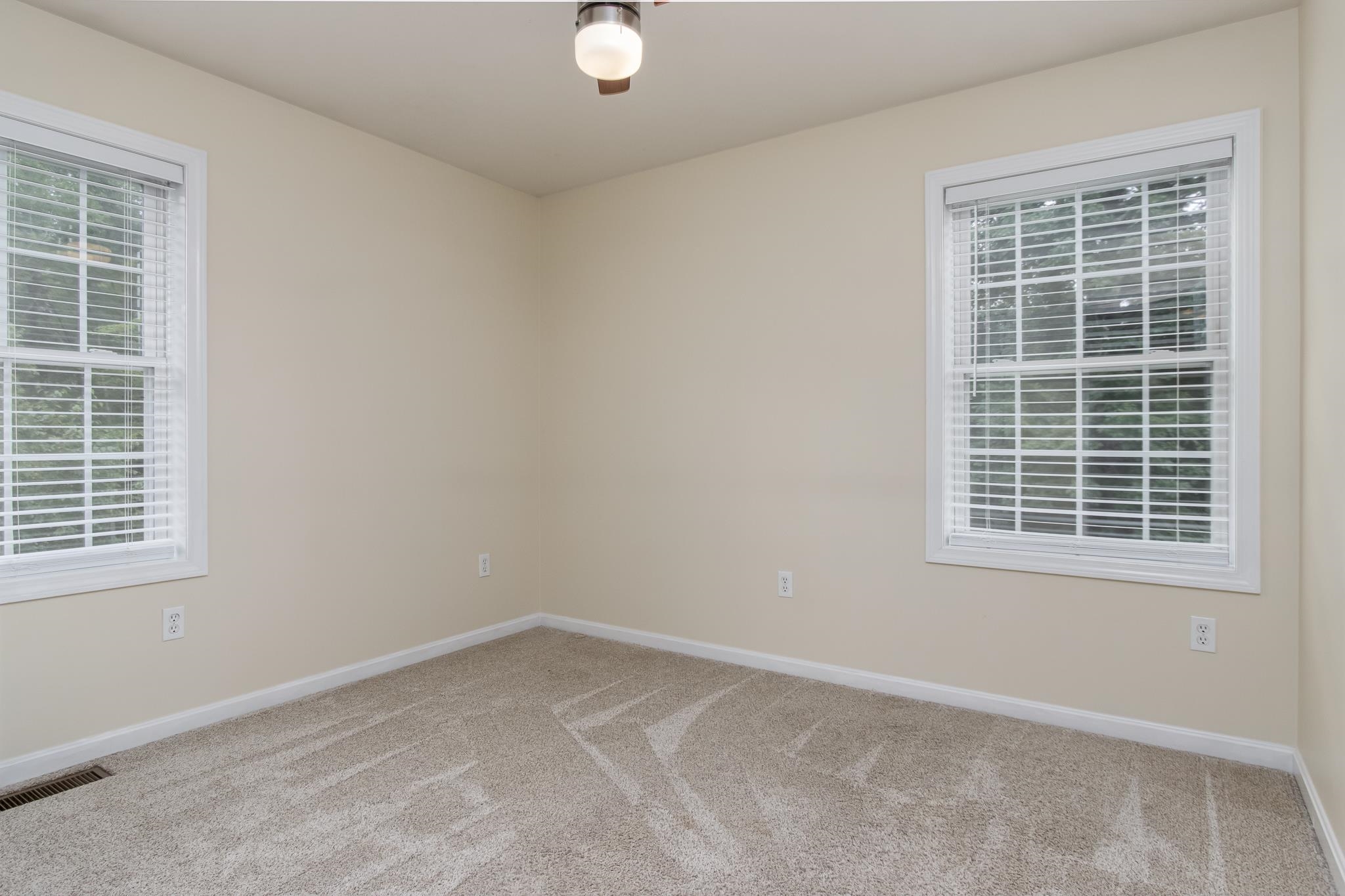 20 Nancy Lane Hooksett, NH 03106 - Photo 18 of 40