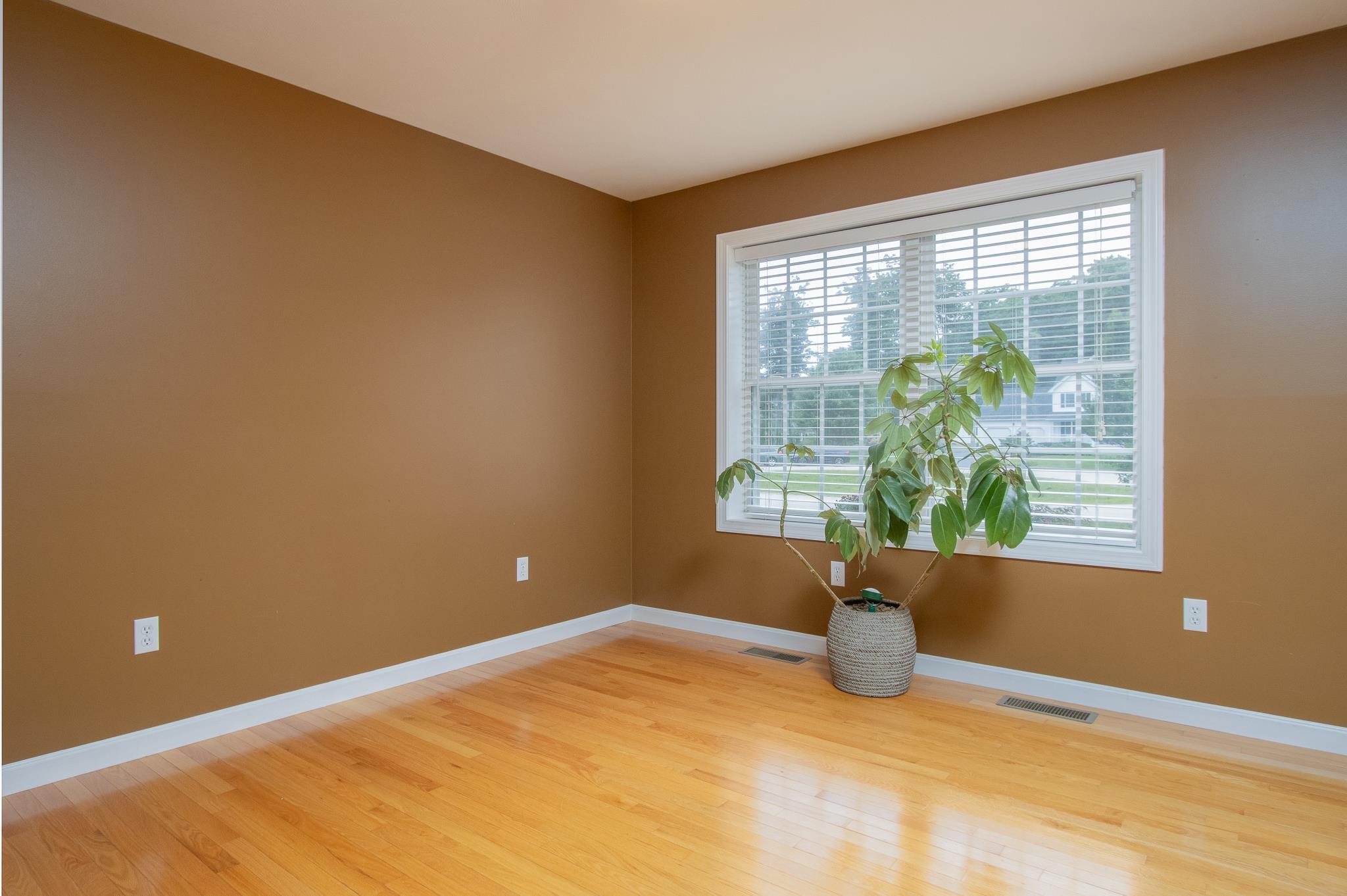 20 Nancy Lane Hooksett, NH 03106 - Photo 9 of 40