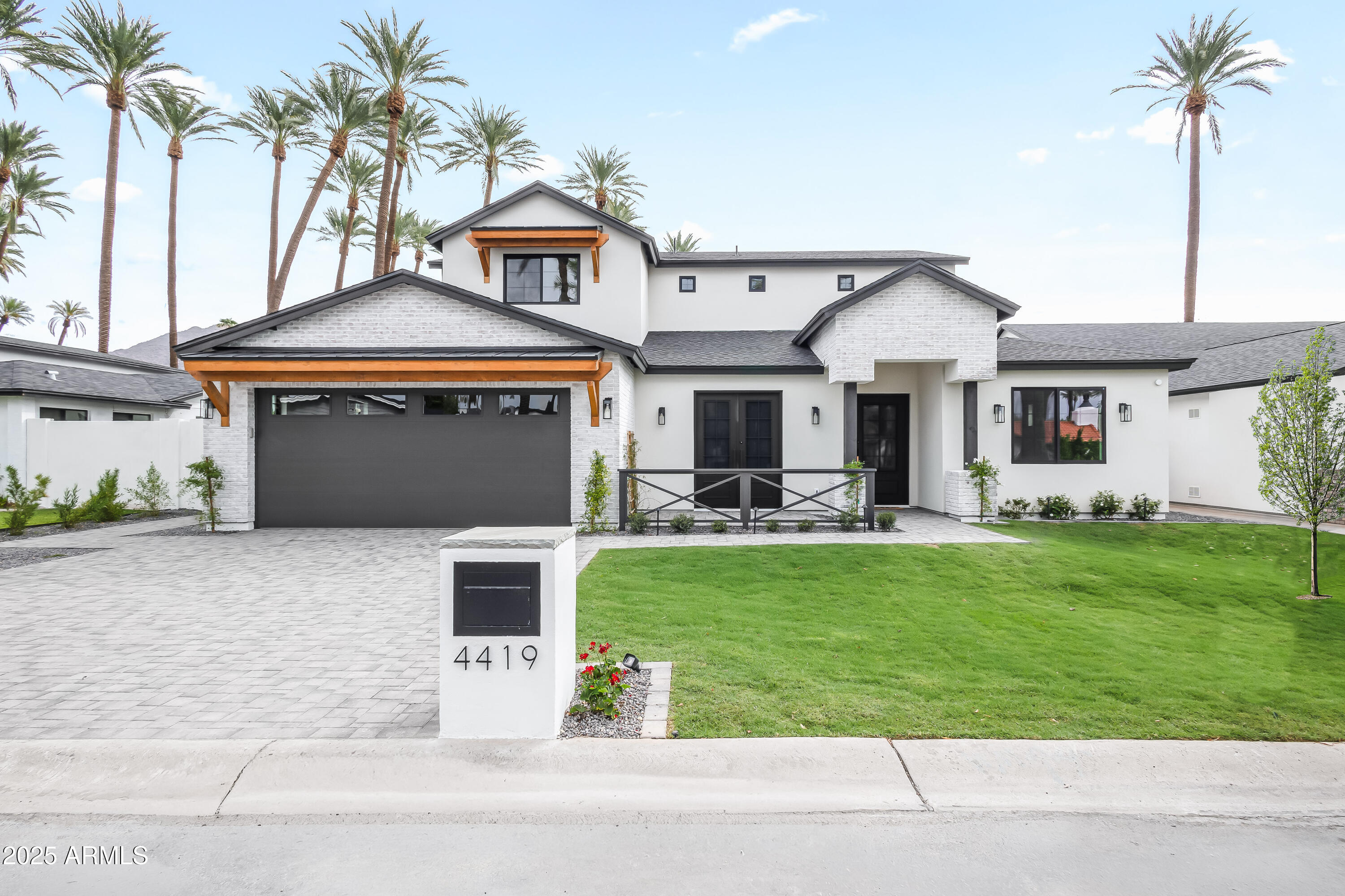 4419 North 43rd Place Phoenix, AZ 85018 - Photo 2 of 27 untitled (39 of 40)