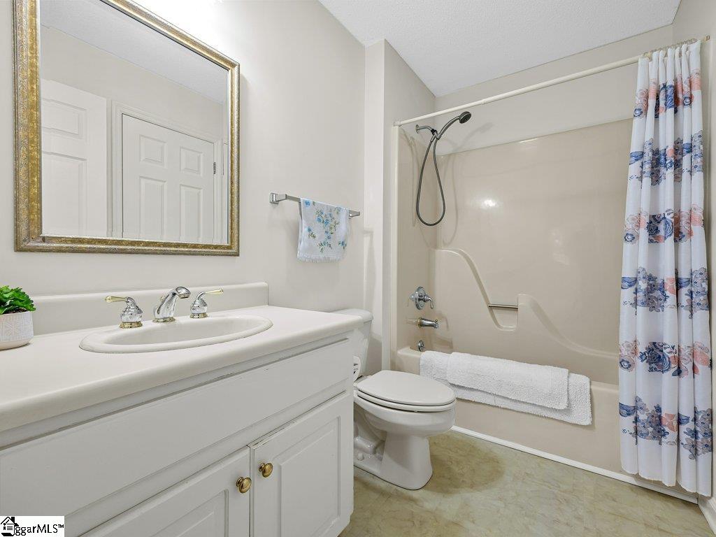 208 West Durham Street Landrum, SC 29356 - Photo 23 of 44