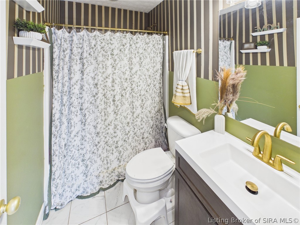 117 Spring Street Charlestown, IN 47111 - Photo 4 of 28 Full Bathroom