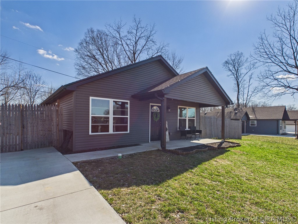 117 Spring Street Charlestown, IN 47111 - Photo 7 of 28 Front