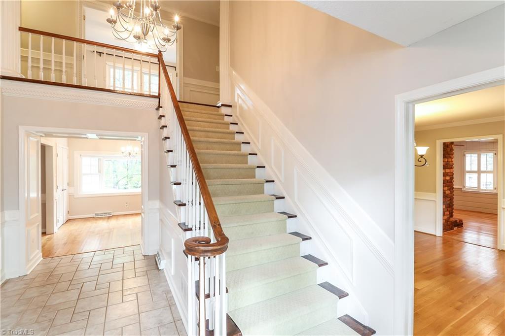 3789 Kirklees Road Winston-Salem, NC 27104 - Photo 4 of 25 Welcome home