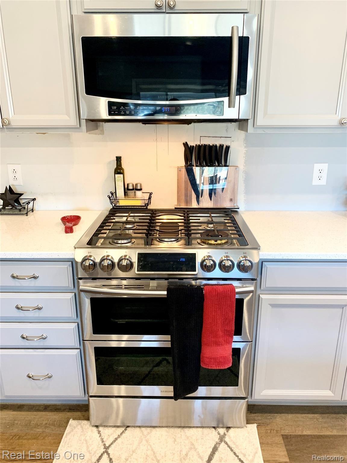 2697 German Road Columbiaville, MI 48421 - Photo 13 of 26 Stainless Steal Stove.jpg