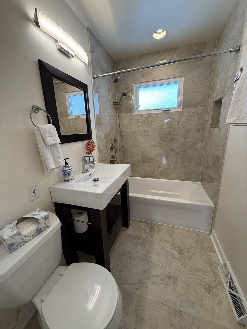 4007 Wilke Road Rolling Meadows, IL 60008 - Photo 8 of 19 Gallery Image 8