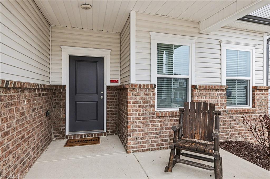 940 Bloomington Way High Point, NC 27265 - Photo 4 of 25