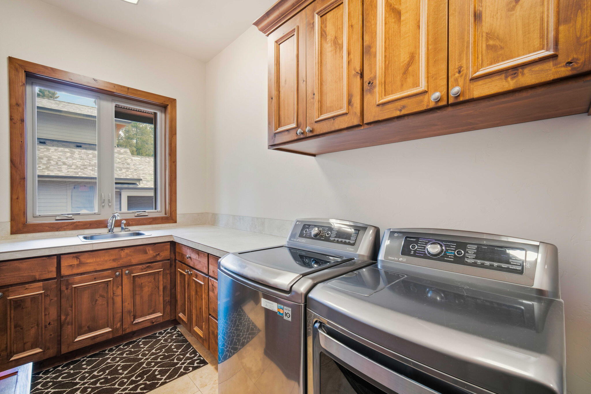 56328 Fireglass Loop Bend, OR 97707 - Photo 48 of 72 Washer and dryer included