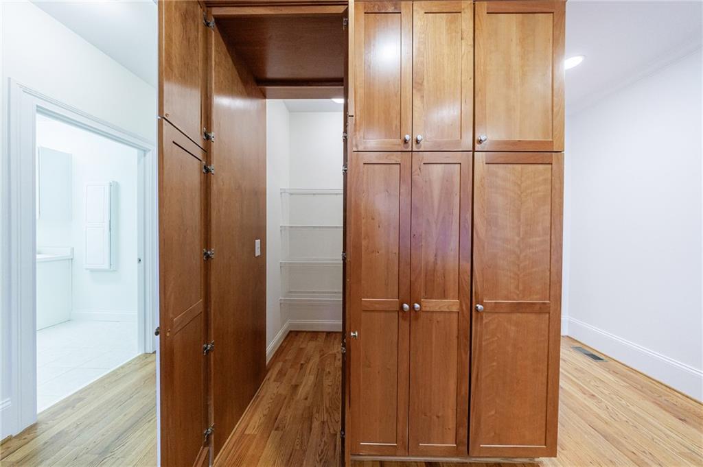 125 River N Circle Sandy Springs, GA 30328 - Photo 32 of 96