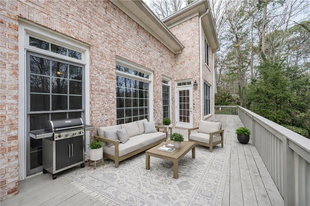 125 River N Circle Sandy Springs, GA 30328 - Photo 10 of 96