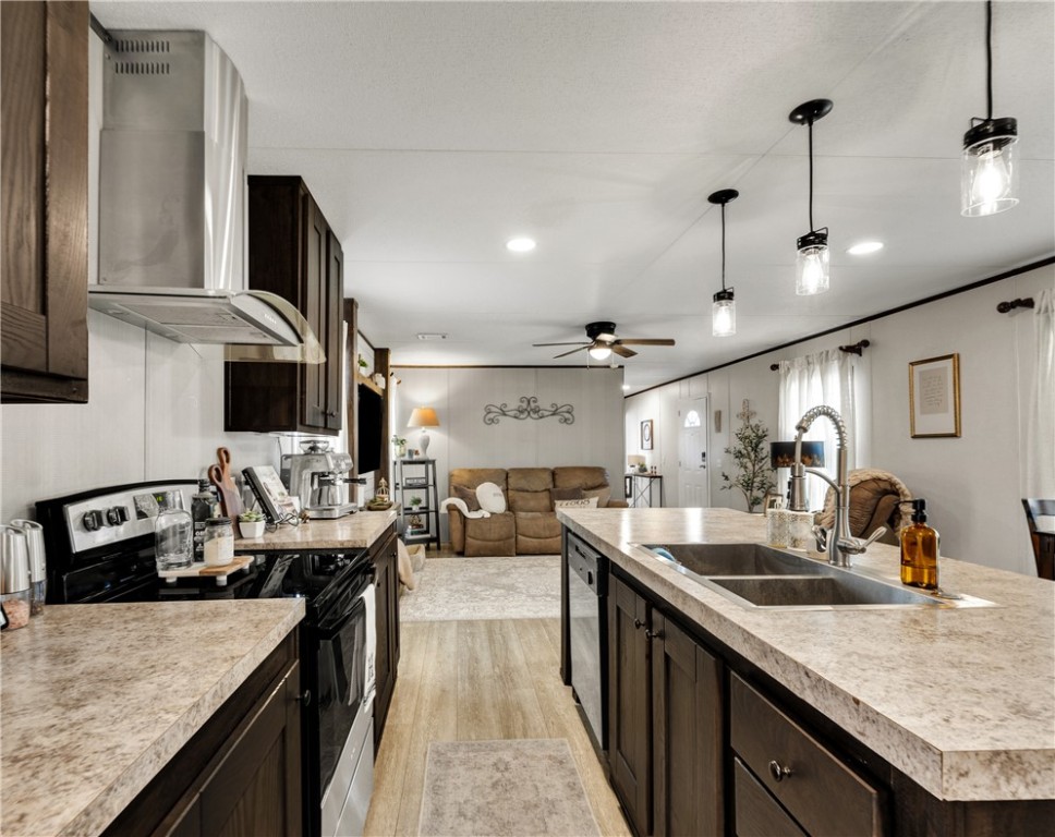 3133 Henderson Road Navasota, TX 77868 - Photo 8 of 26 a kitchen with lots of counter space