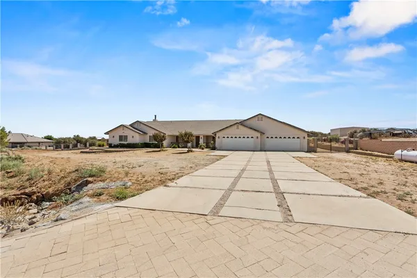 $795,000 | 8379 Beaver Avenue, Phelan, CA 92371