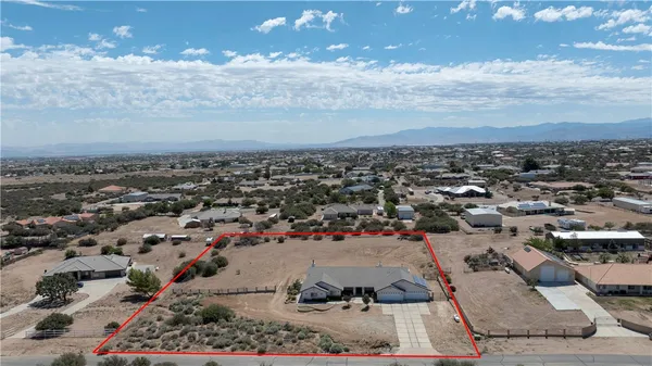 $795,000 | 8379 Beaver Avenue, Phelan, CA 92371