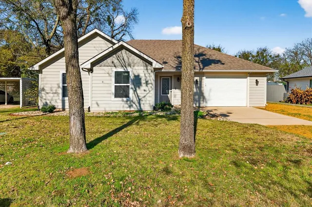 $298,990 | 805 North Main Street, Tioga, TX 76271