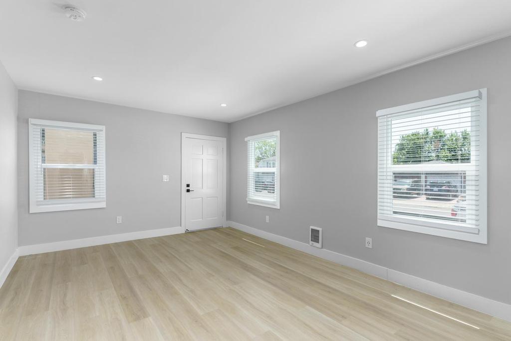 128 Bristol Boulevard San Leandro, CA 94577 - Photo 21 of 32 a view of an empty room with a window