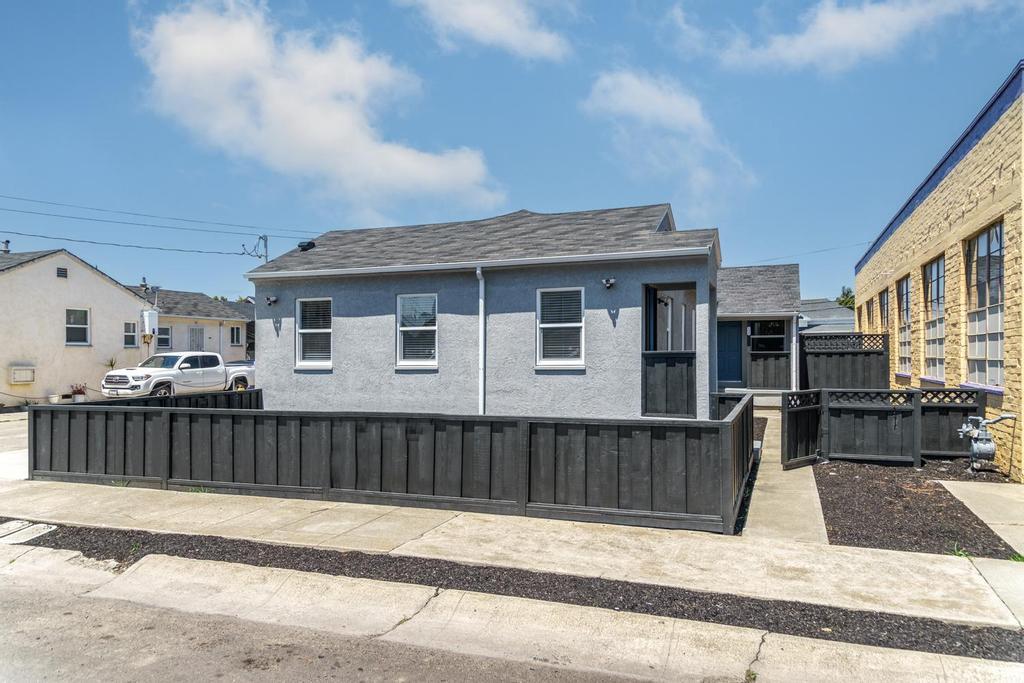128 Bristol Boulevard San Leandro, CA 94577 - Photo 6 of 32 a view of a house with wooden floor and a outdoor space