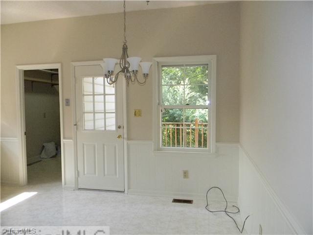 566 Lindley Road Greensboro, NC 27410 - Photo 6 of 16 Breakfast.
