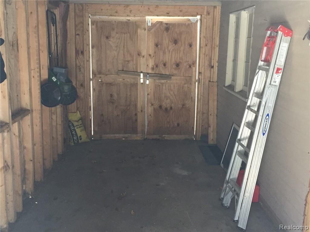 21149 Greenview Road Southfield, MI 48075 - Photo 13 of 14 21149 Greenview Ave SSRI 5.JPG