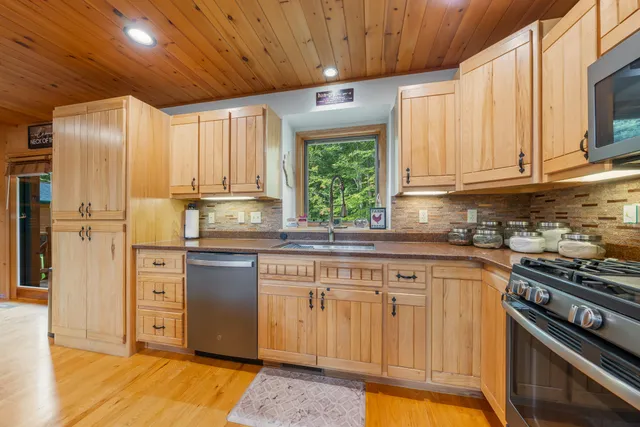 $610,000 | 3812 Brehmer Road, Abrams, WI 54101