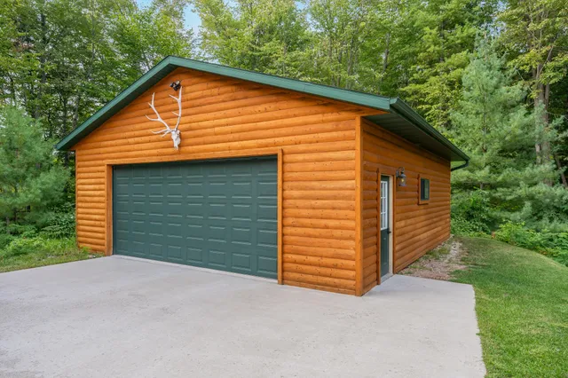 $610,000 | 3812 Brehmer Road, Abrams, WI 54101