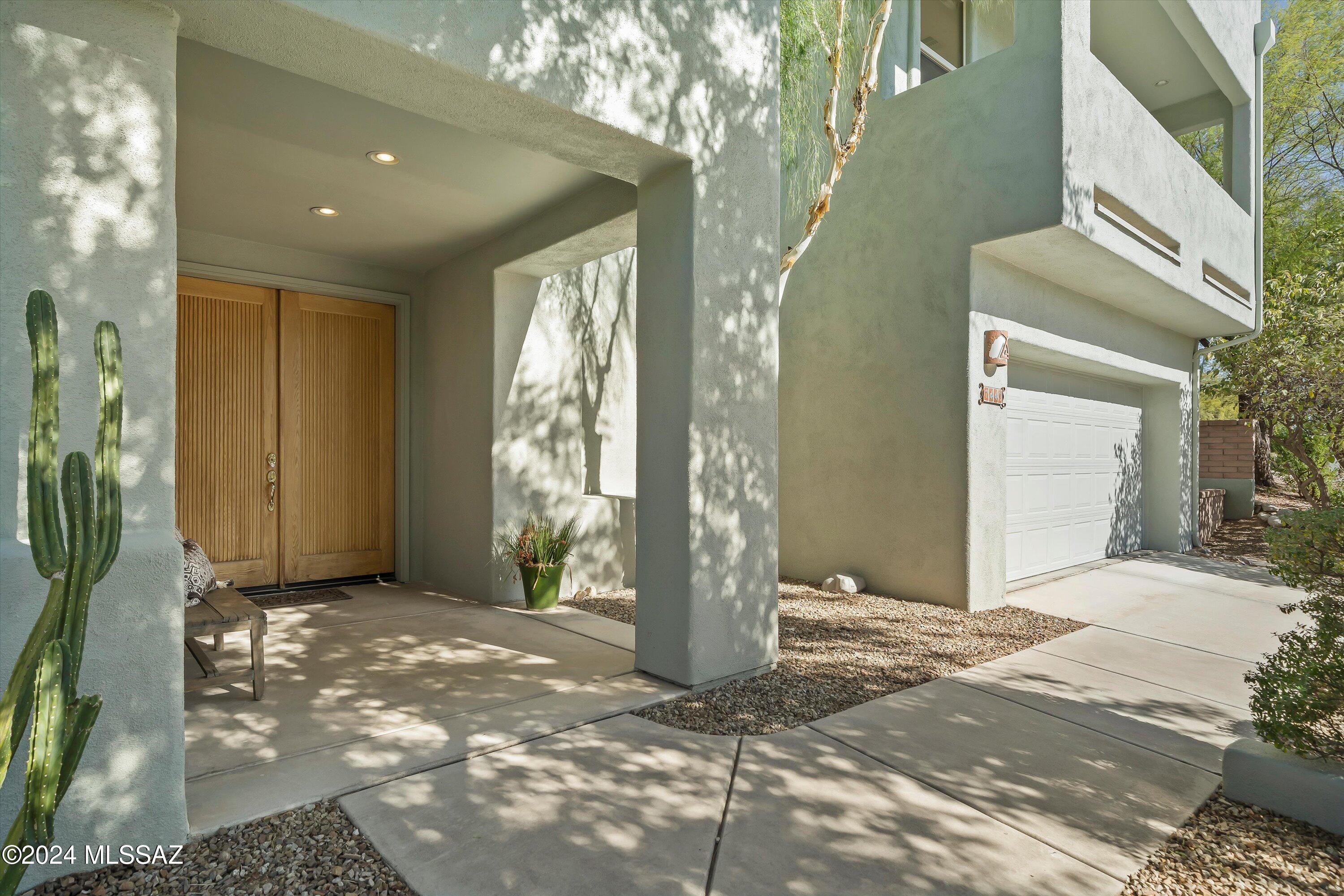 7449 East Ridge Point Road Tucson, AZ 85750 - Photo 2 of 32 Gallery Image 2