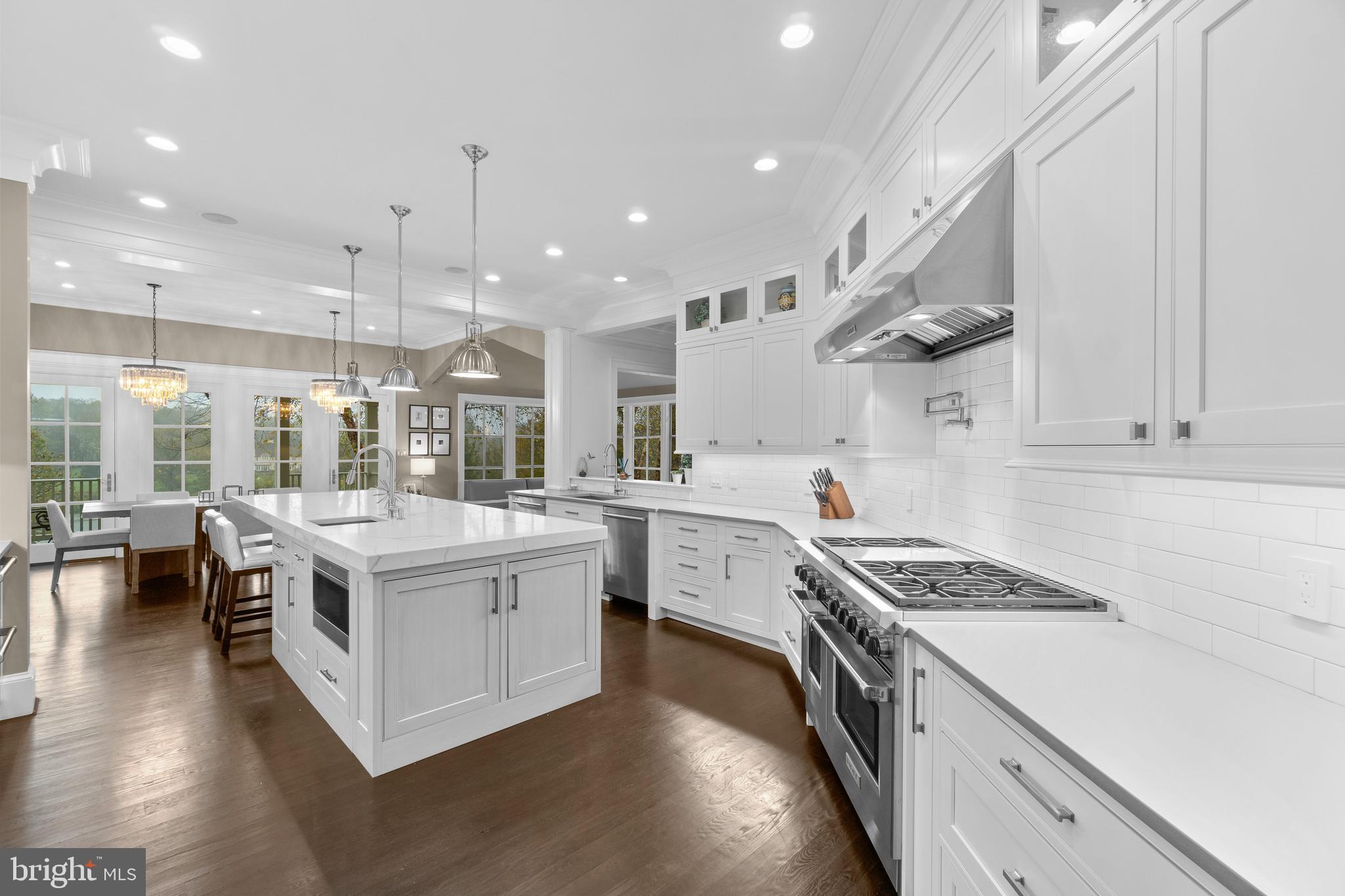 10818 Red Barn Lane Potomac, MD 20854 - Photo 40 of 141 State-of-the-Art Kitchen