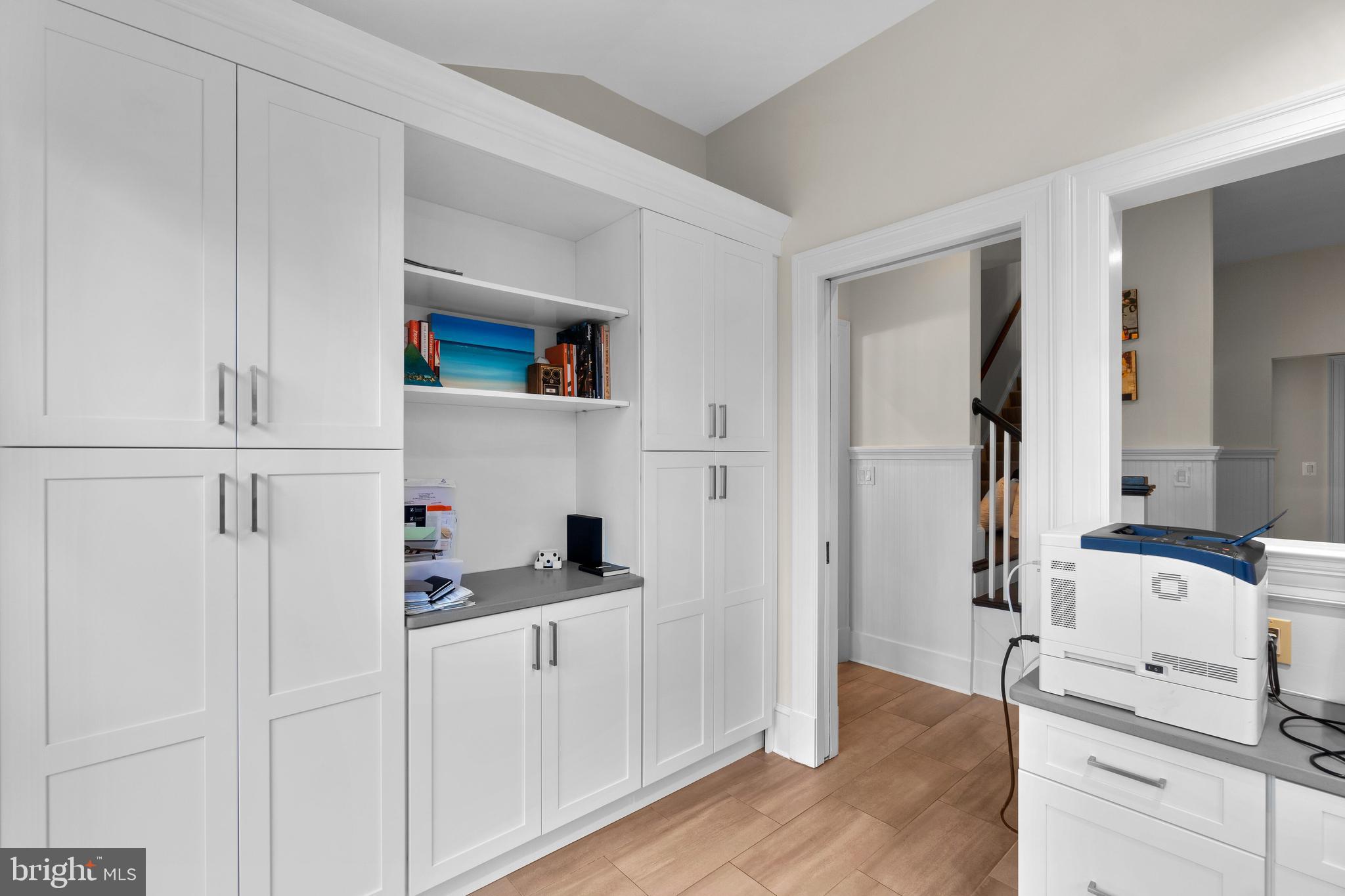 10818 Red Barn Lane Potomac, MD 20854 - Photo 67 of 141 Work station adjacent to Kitchen