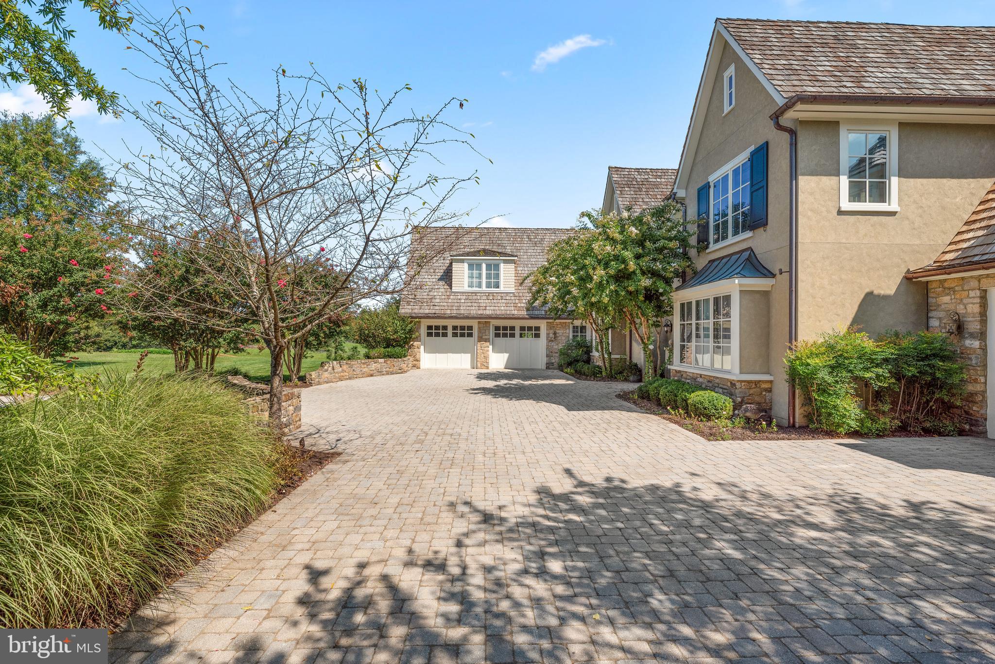 10818 Red Barn Lane Potomac, MD 20854 - Photo 7 of 141 Side-load garage