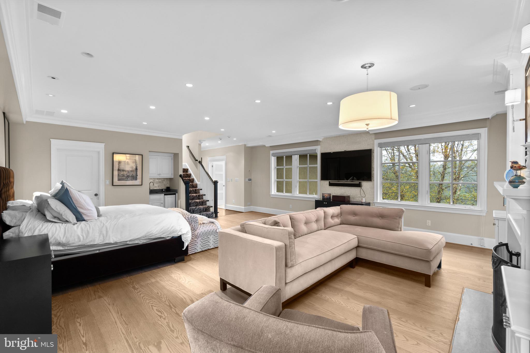 10818 Red Barn Lane Potomac, MD 20854 - Photo 75 of 141 Primary Bedroom Suite