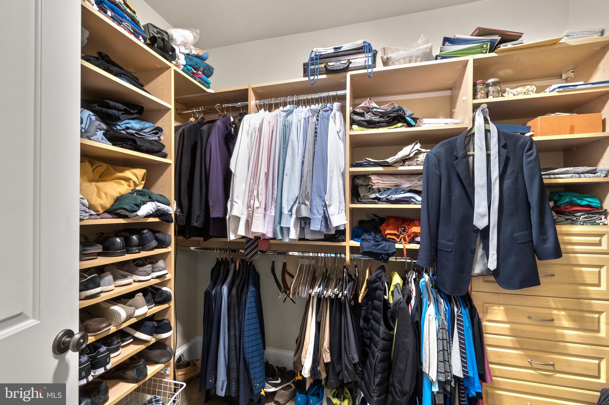 10818 Red Barn Lane Potomac, MD 20854 - Photo 83 of 141 Primary's 2nd Walk-in closet