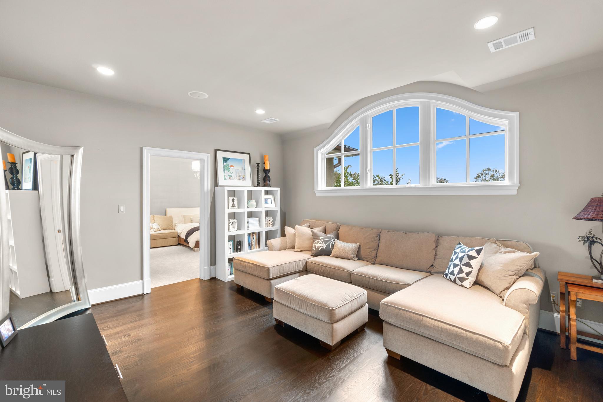 10818 Red Barn Lane Potomac, MD 20854 - Photo 86 of 141 2nd Level family room