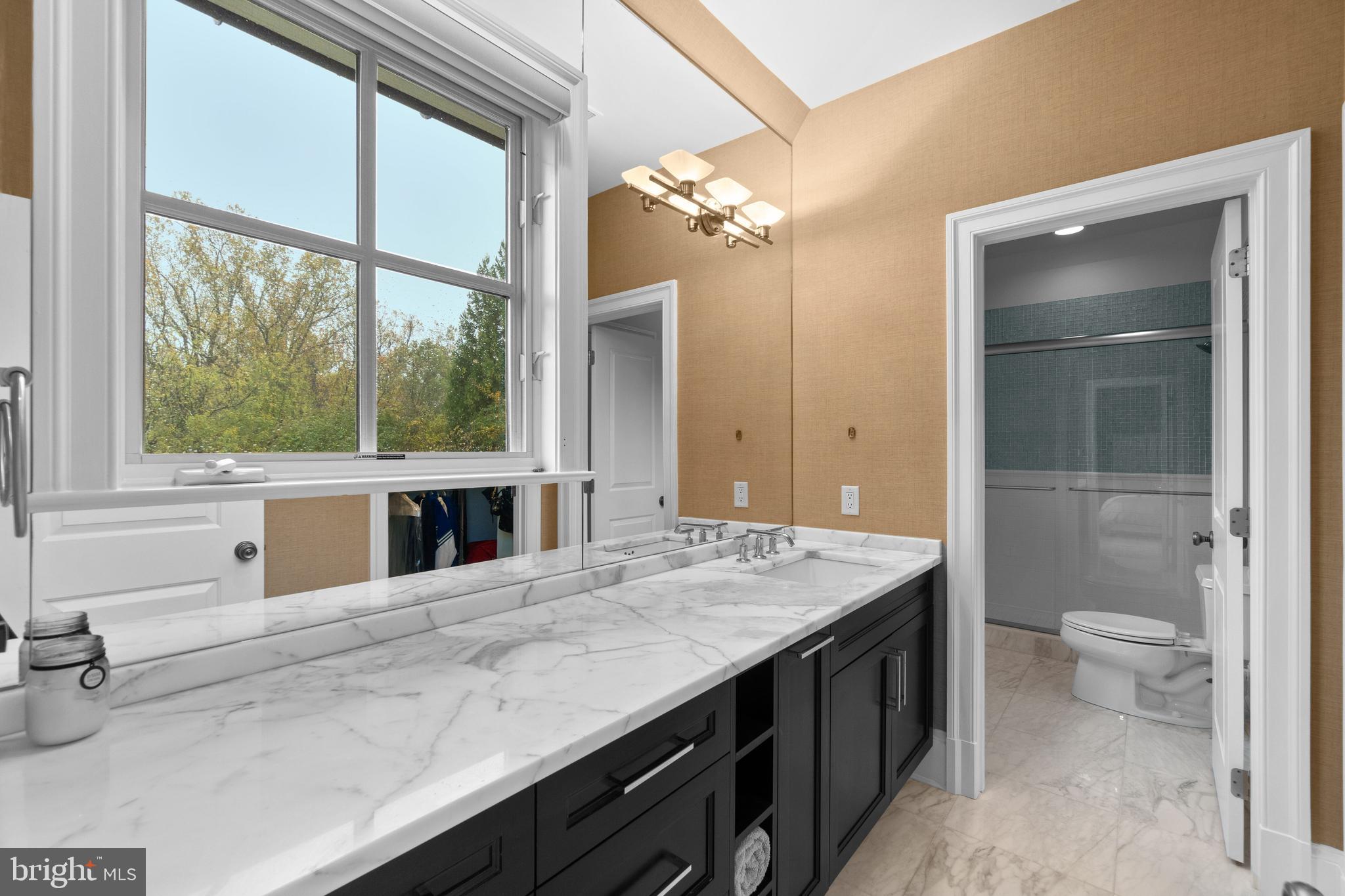 10818 Red Barn Lane Potomac, MD 20854 - Photo 93 of 141 En Suite Bathroom