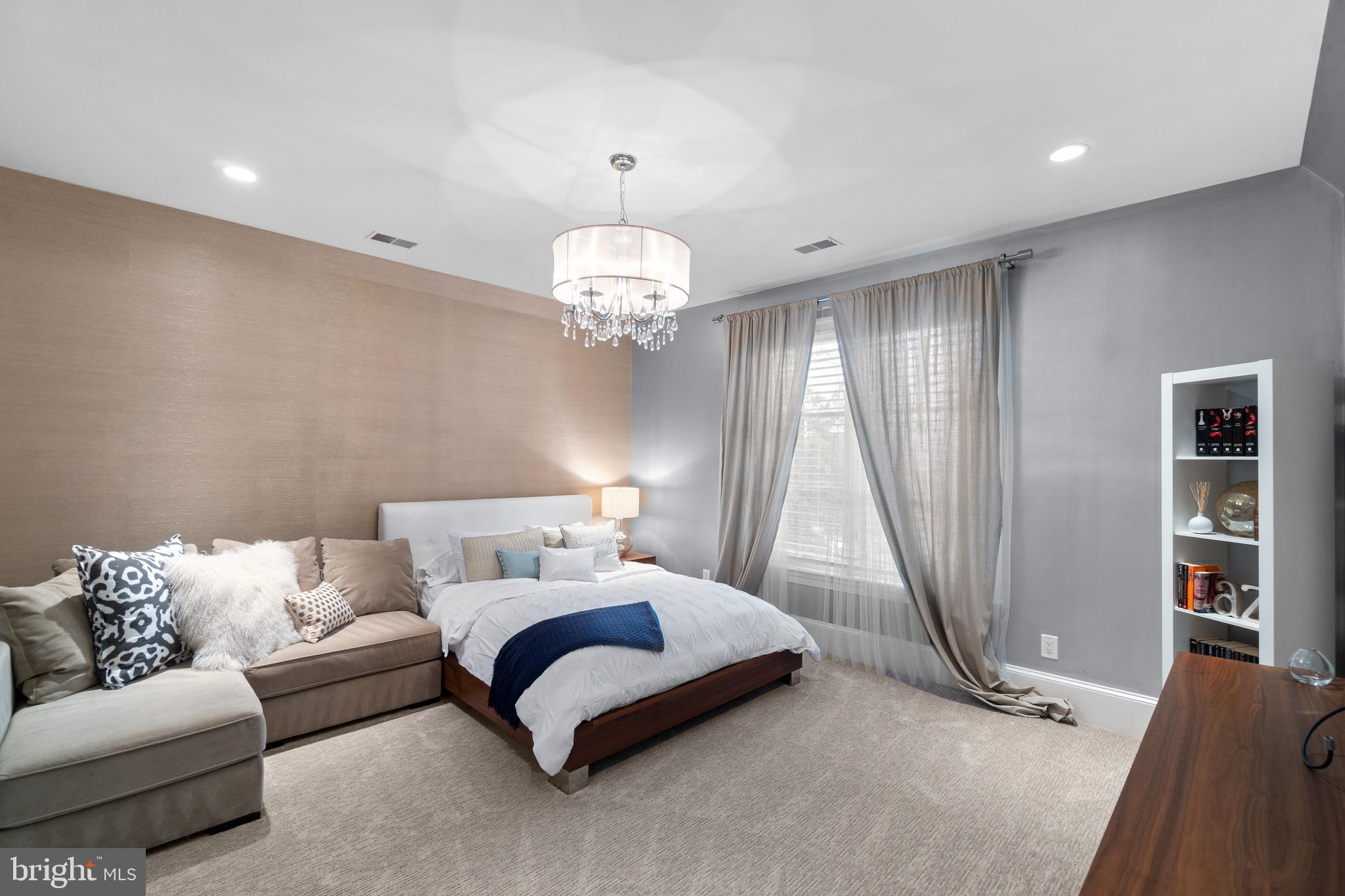 10818 Red Barn Lane Potomac, MD 20854 - Photo 94 of 141 4th Bedroom with En Suite Bathroom