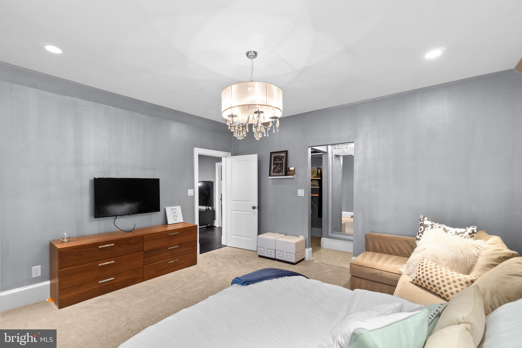 10818 Red Barn Lane Potomac, MD 20854 - Photo 95 of 141 4th Bedroom with En Suite Bathroom