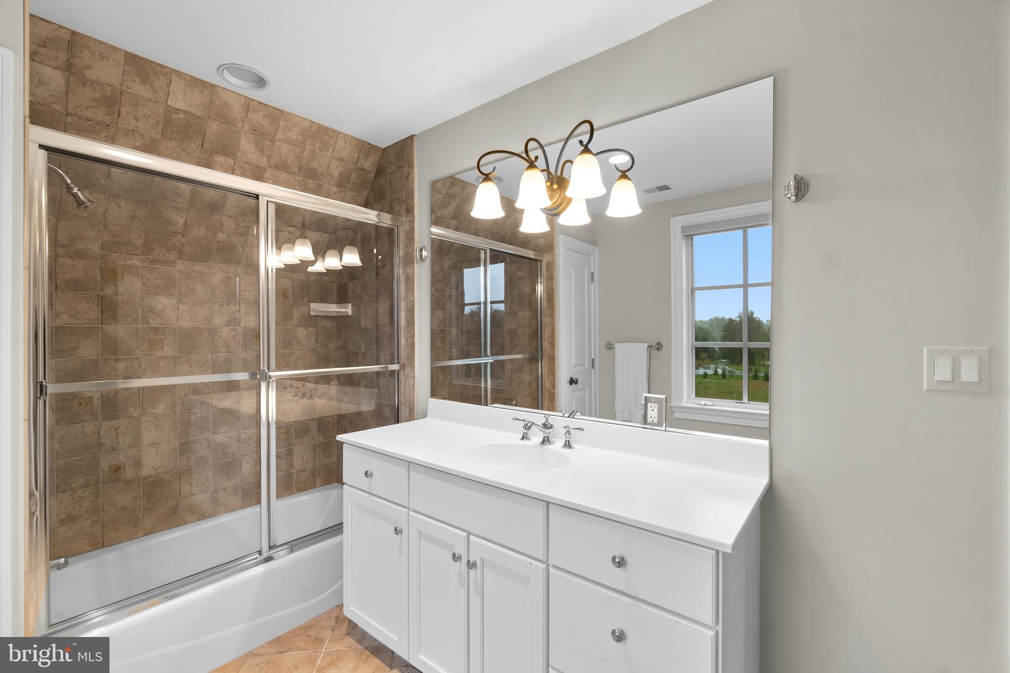 10818 Red Barn Lane Potomac, MD 20854 - Photo 99 of 141 en suite bathroom