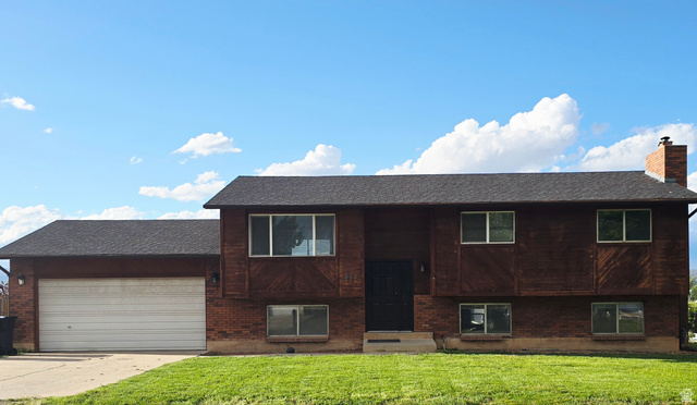 953 East 2850 South Vernal, UT 84078 - Photo 2 of 24