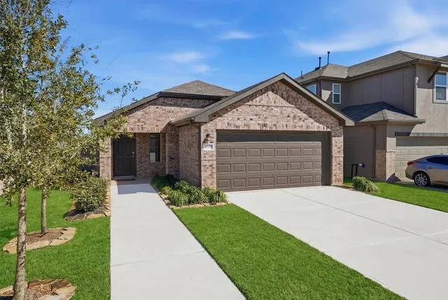 $235,000 | 4535 Pinehurst Trce Drive, Pinehurst, TX 77362