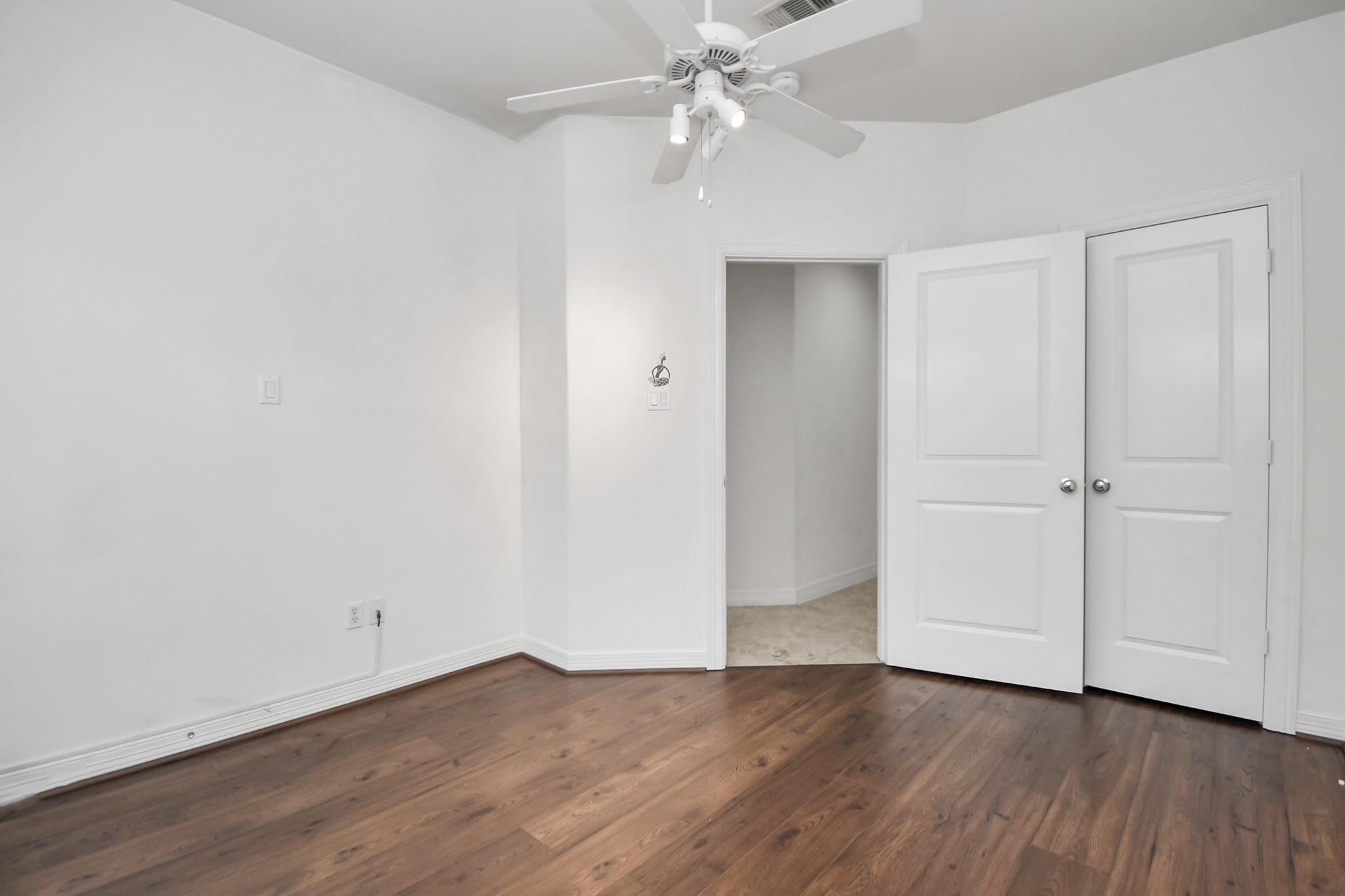 3900 Center Street Houston, TX 77007 - Photo 5 of 25 Pictures are from previous listing