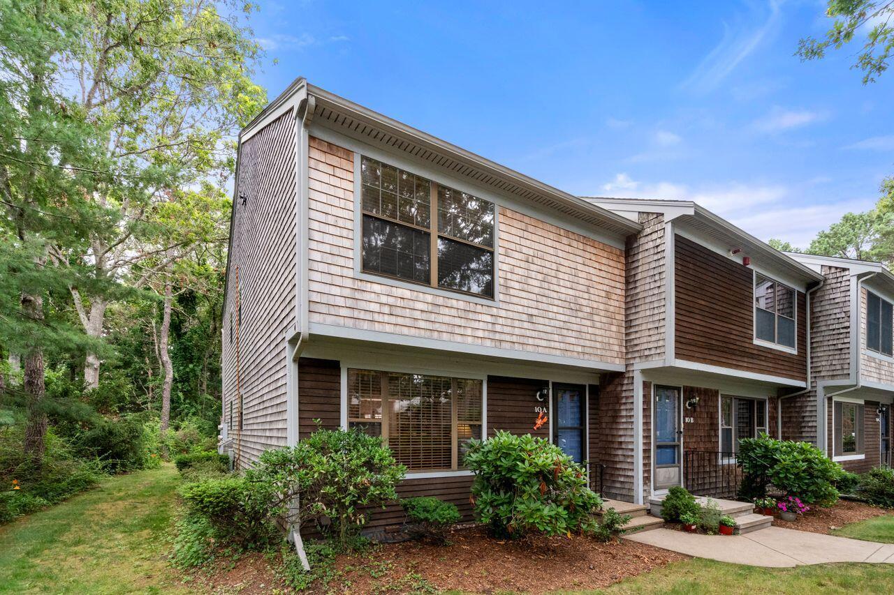 195 Falmouth Road, Unit 10A Mashpee, MA 02649 - Photo 1 of 33 End Unit Sea Oaks