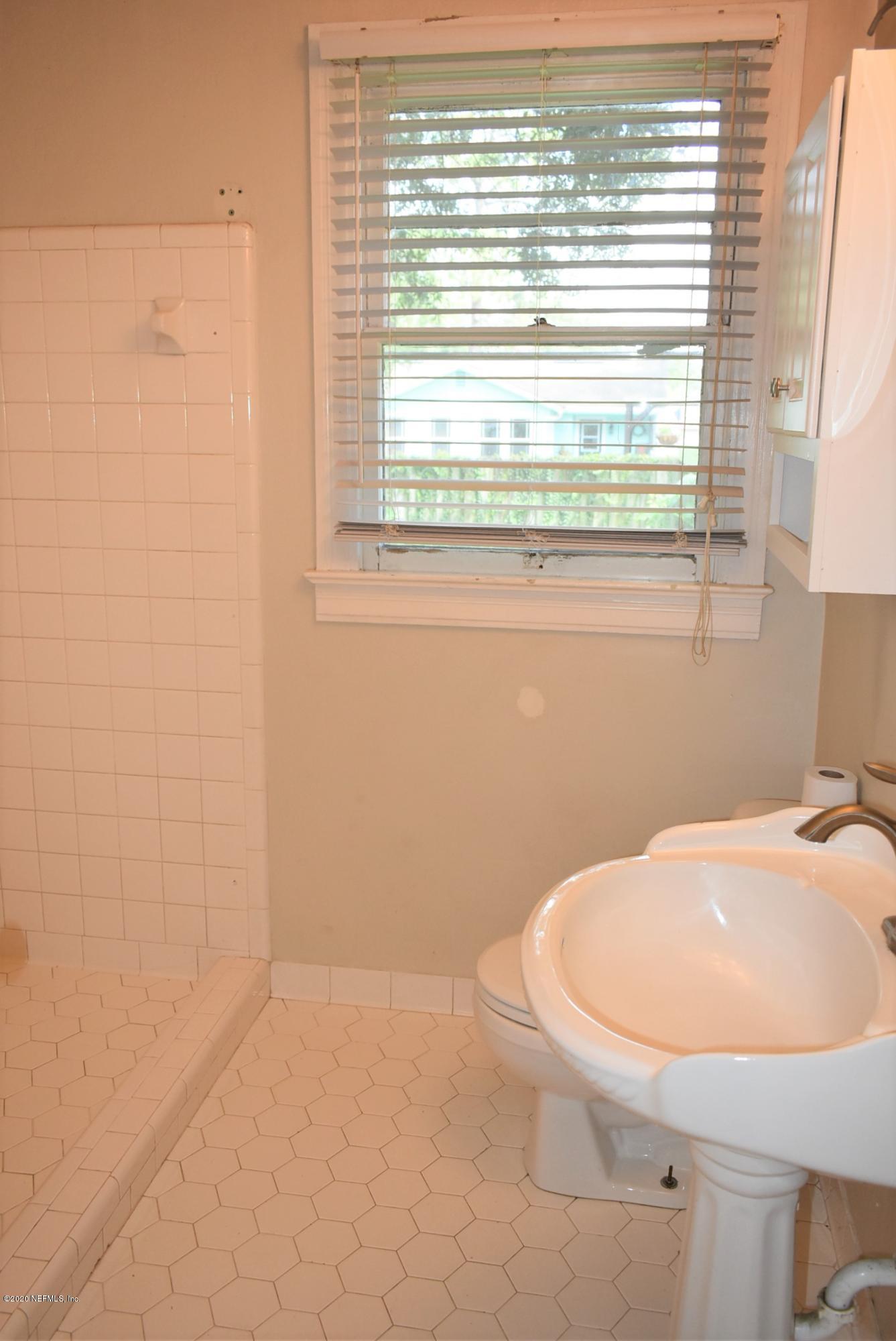 4609 Birkenhead Road Jacksonville, FL 32210 - Photo 14 of 39 Bathroom 1