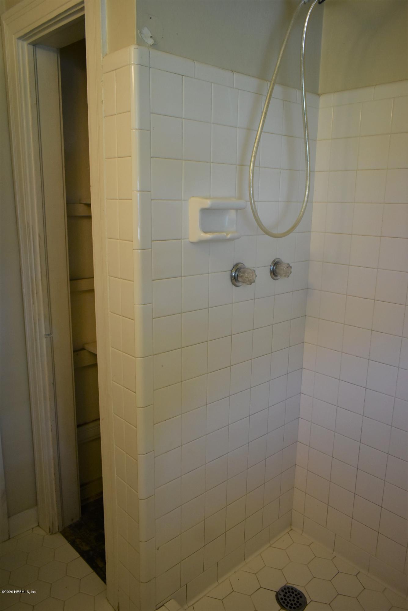 4609 Birkenhead Road Jacksonville, FL 32210 - Photo 15 of 39 Bathroom Shower Only