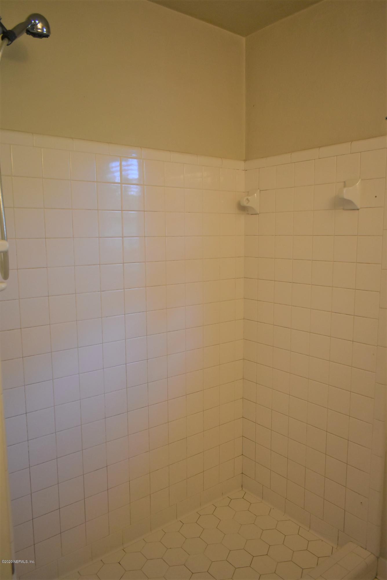 4609 Birkenhead Road Jacksonville, FL 32210 - Photo 16 of 39 Bathroom