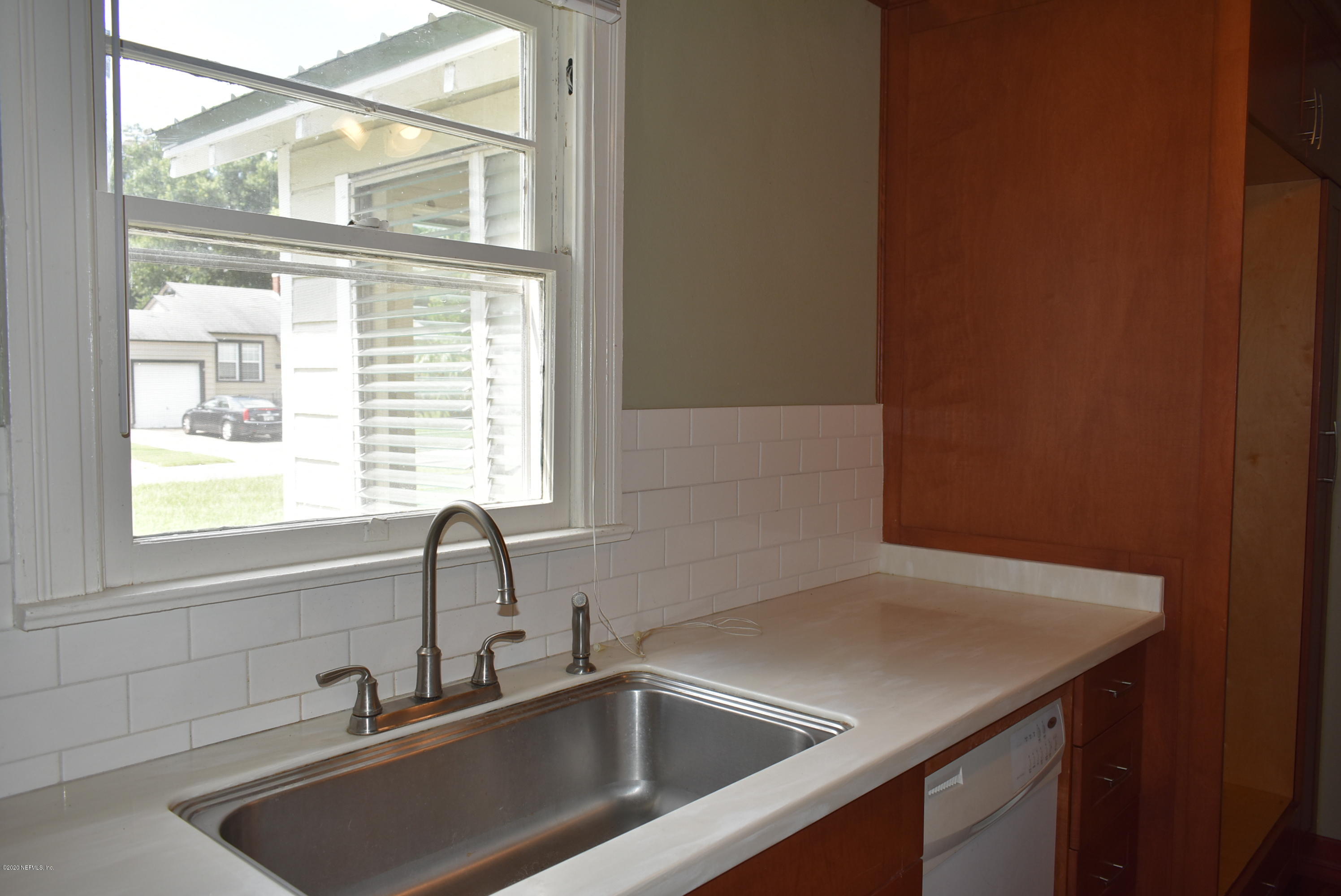 4609 Birkenhead Road Jacksonville, FL 32210 - Photo 20 of 39 Updated Kitchen