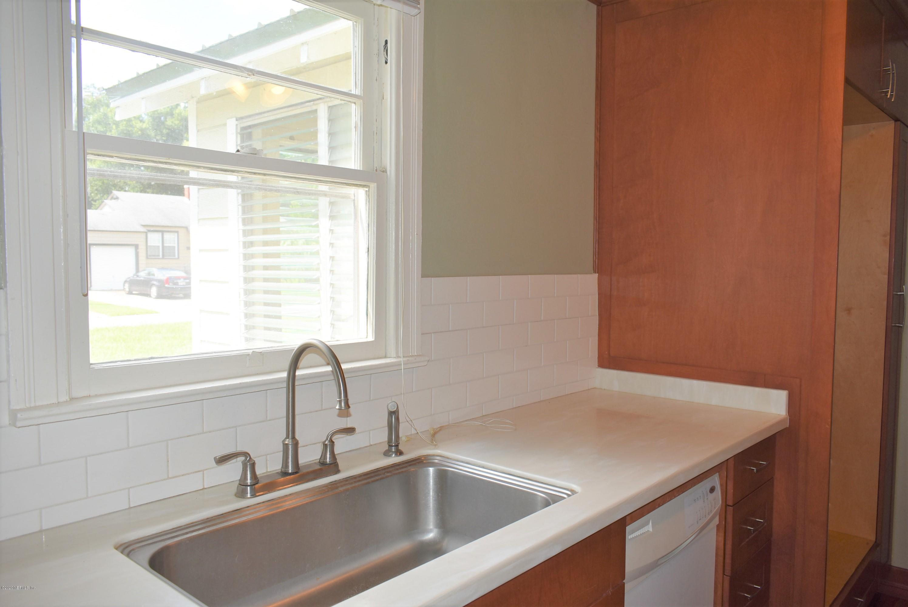 4609 Birkenhead Road Jacksonville, FL 32210 - Photo 22 of 39 Kitchen