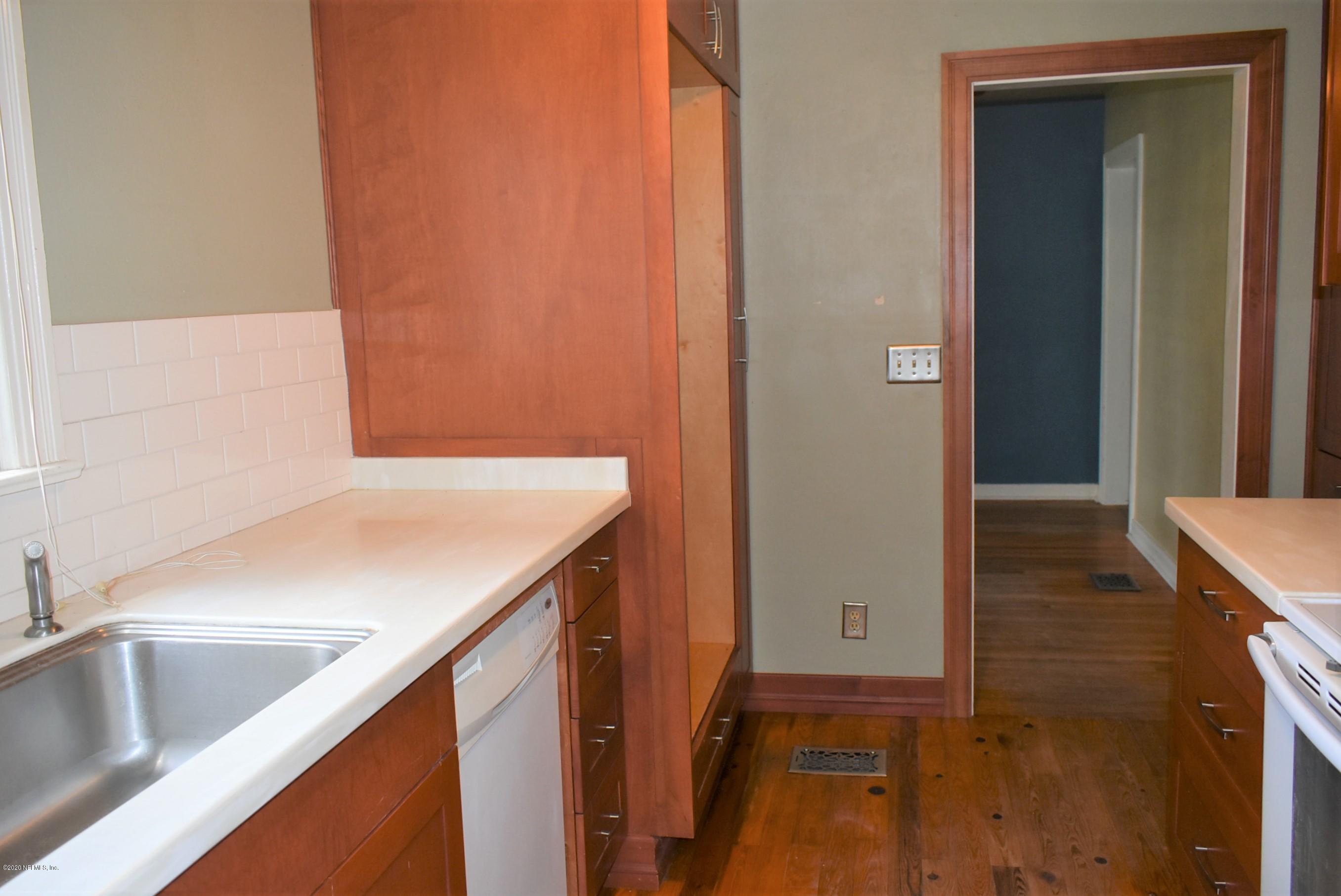 4609 Birkenhead Road Jacksonville, FL 32210 - Photo 26 of 39 Kitchen