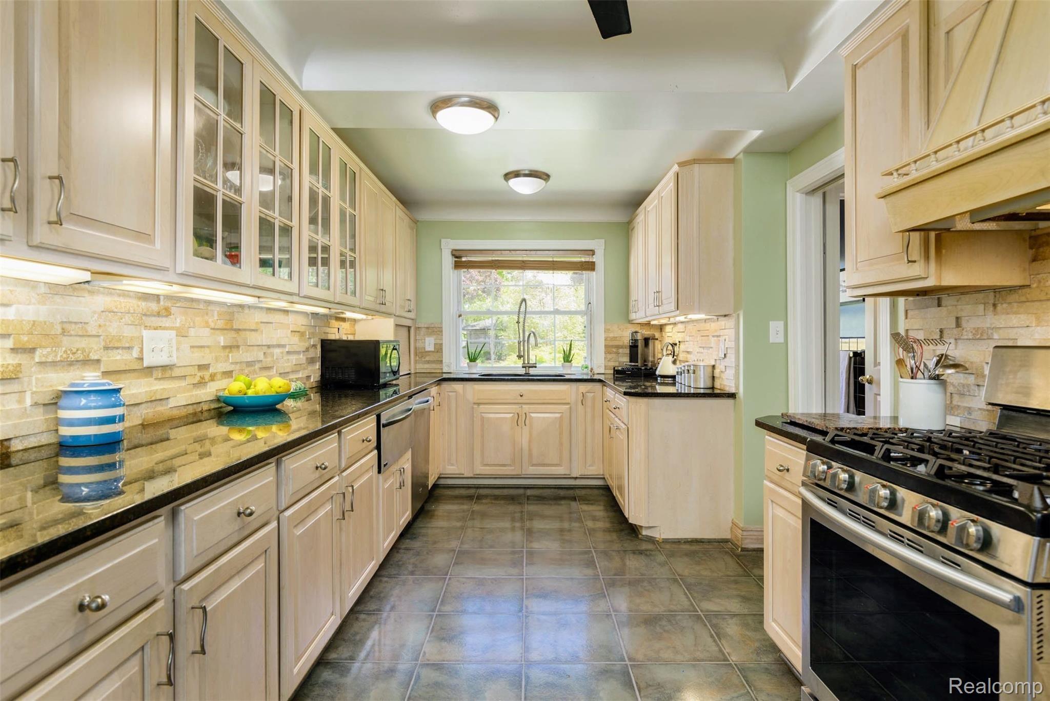 759 Shoreham Road Grosse Pointe, MI 48236 - Photo 5 of 59 59Shoreham-15.jpg