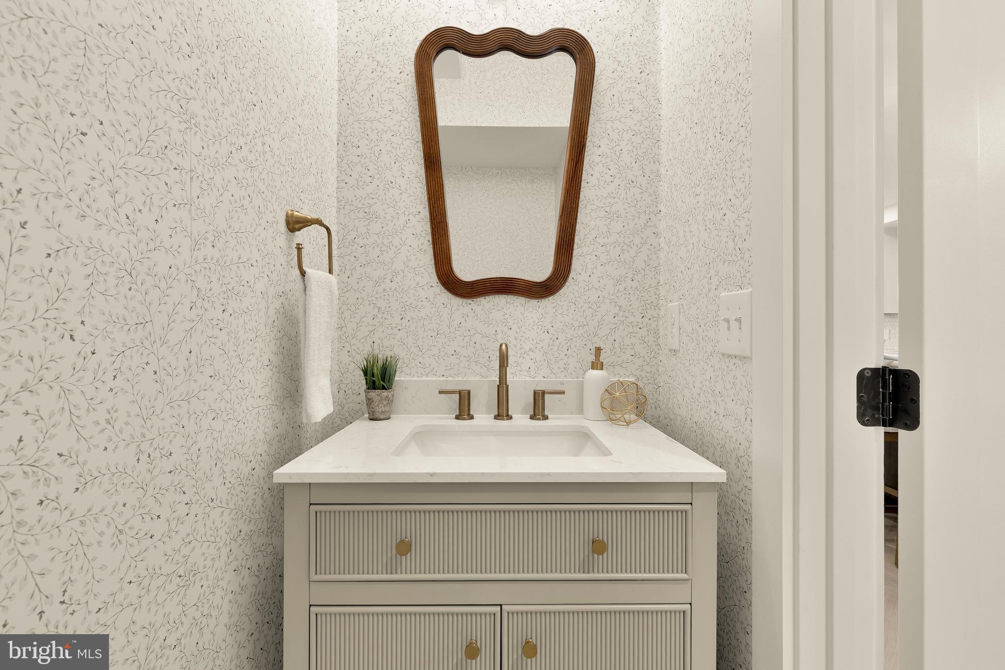 1706 Bay Street Southeast Washington, DC 20003 - Photo 9 of 59