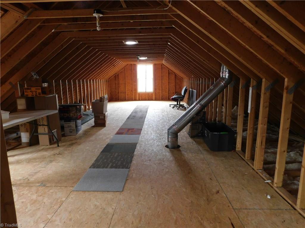 194 Chilton Road Ararat, NC 27007 - Photo 3 of 6 Gallery Image 3