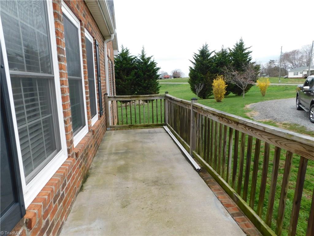 194 Chilton Road Ararat, NC 27007 - Photo 4 of 6 Gallery Image 4